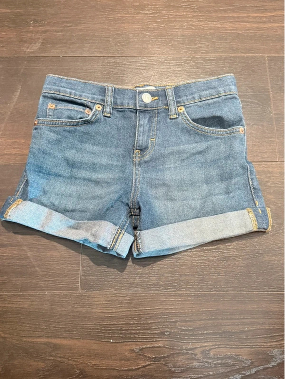 Levi’s Girlfriend Women’s Denim Shorts Size 7 Cuffed 1362